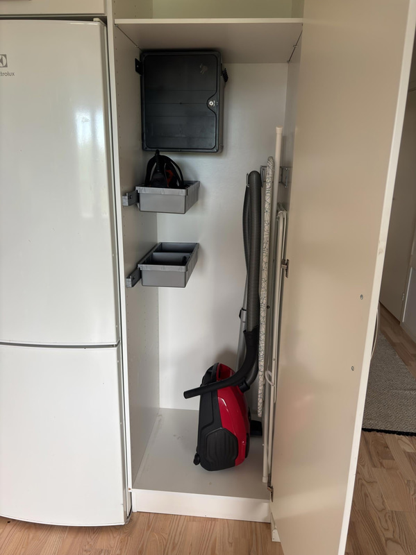 Contents of a fully furnished three-room apartment - see all images for full contents