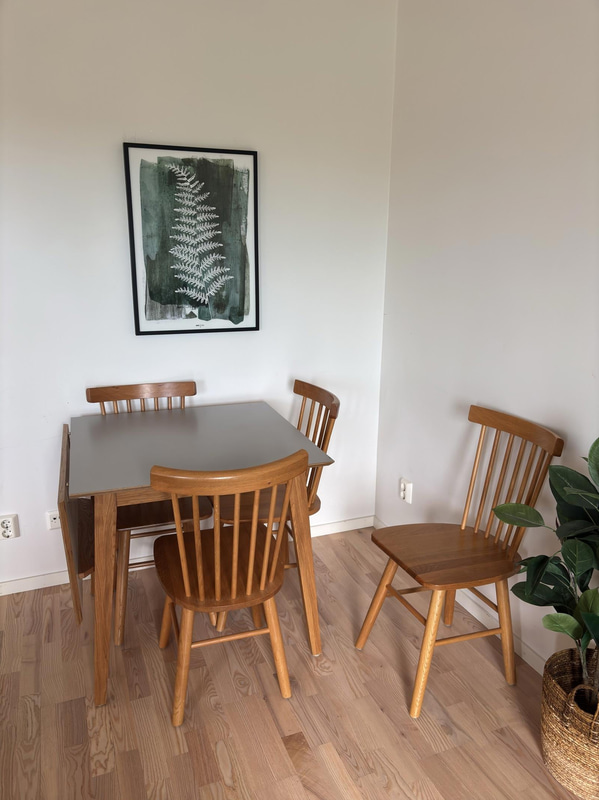 Contents of a fully furnished three-room apartment - see all images for full contents