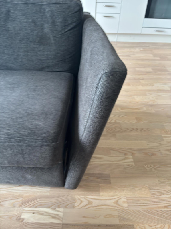 Contents of a fully furnished three-room apartment - see all images for full contents