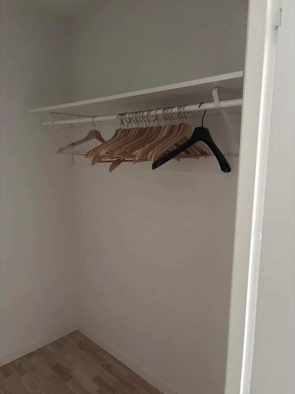 Contents of a fully furnished three-room apartment - see all images for full contents