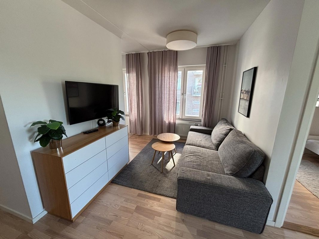 Contents of a fully furnished four-room apartment - see all images for the complete contents