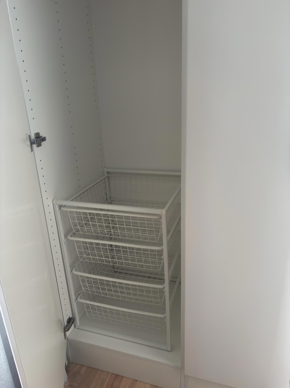 Contents of a fully furnished four-room apartment - see all images for the complete contents