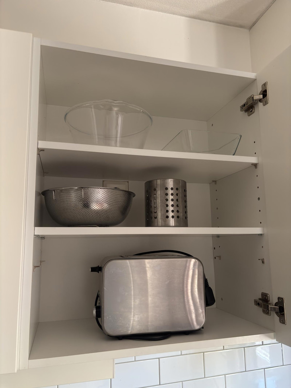 Contents of a fully furnished four-room apartment - see all images for the complete contents