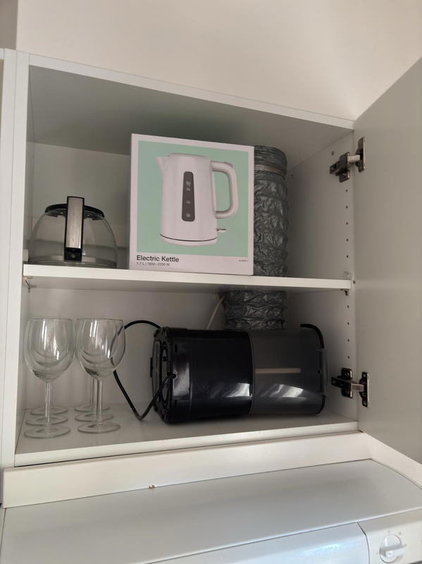 Contents of a fully furnished four-room apartment - see all images for the complete contents