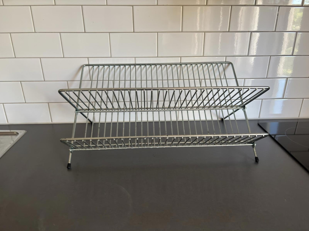 Contents of a fully furnished four-room apartment - see all images for the complete contents