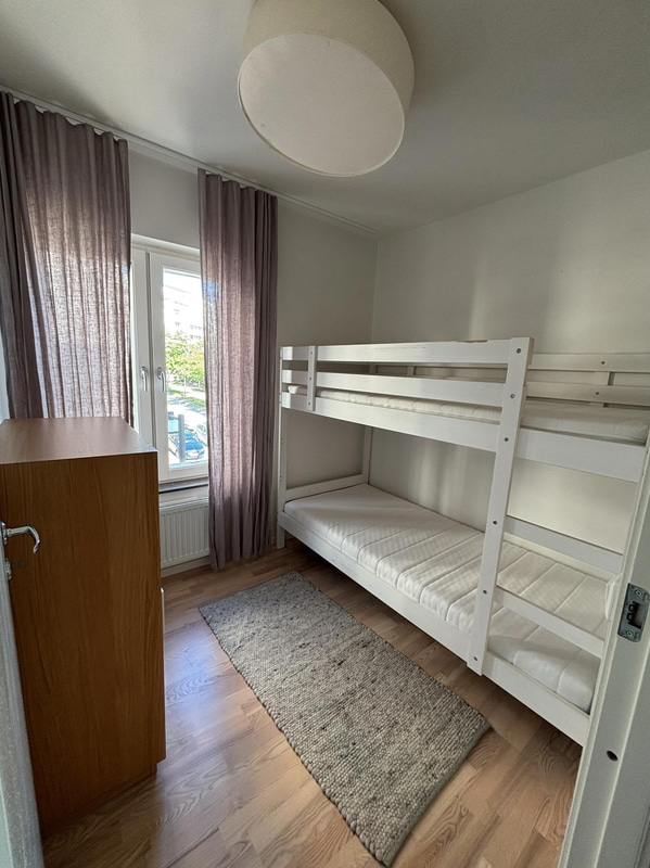 Contents of a fully furnished four-room apartment - see all images for the complete contents