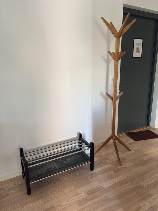Contents of a fully furnished four-room apartment - see all images for the complete contents