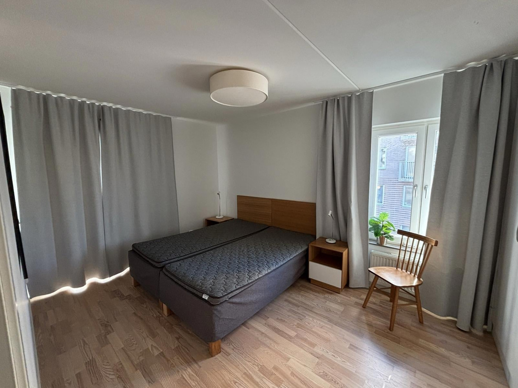 Contents of a fully furnished four-room apartment - see all images for the complete contents