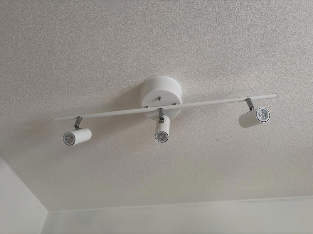 Contents of a fully furnished four-room apartment - see all images for full contents