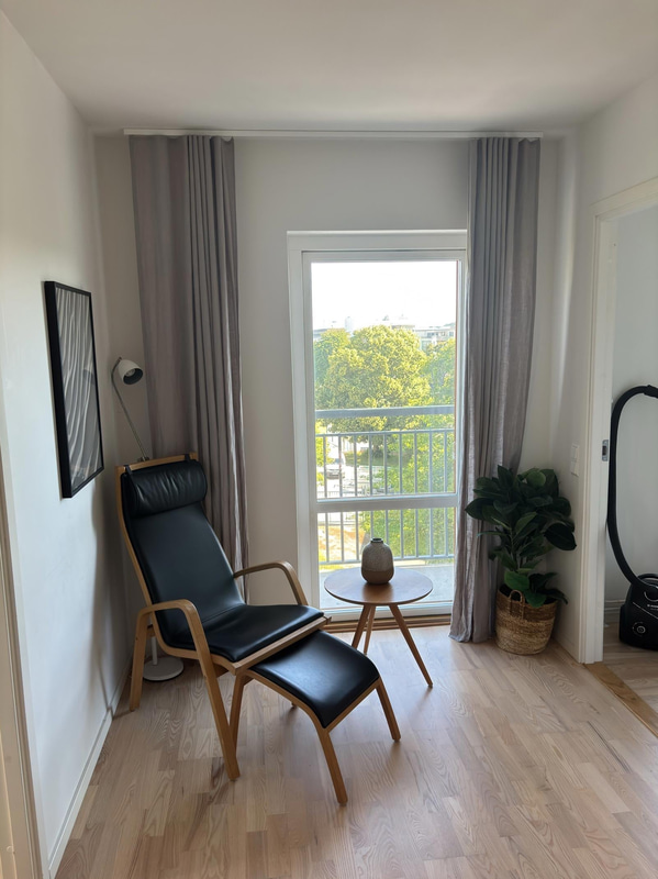 Contents of a fully furnished four-room apartment - see all images for full contents