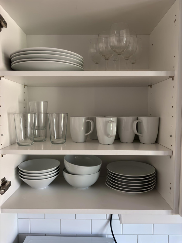 Contents of a fully furnished four-room apartment - see all images for complete contents