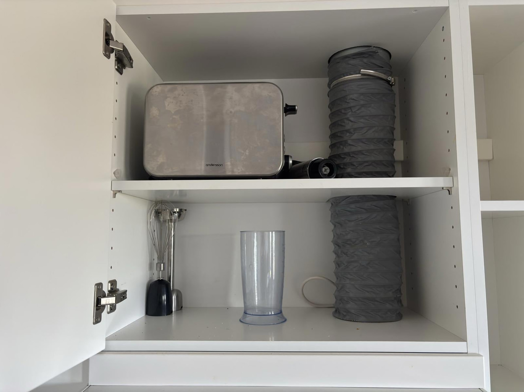 Contents of a fully furnished three-room apartment - see all photos for complete contents