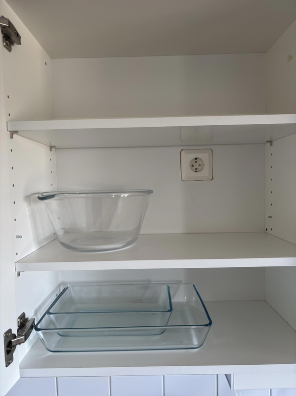 Contents of a fully furnished three-room apartment - see all photos for complete contents