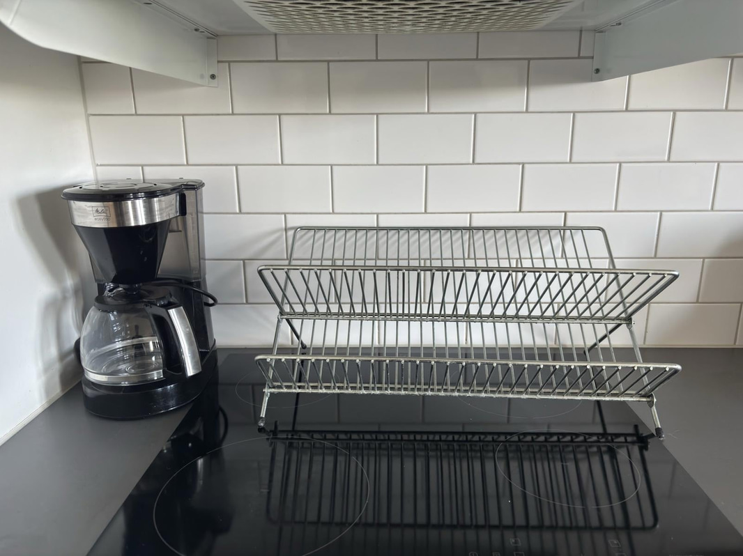 Contents of a fully furnished three-room apartment - see all photos for complete contents