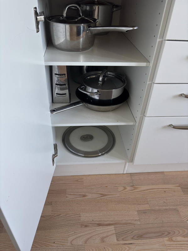 Contents of a fully furnished three-room apartment - see all photos for complete contents