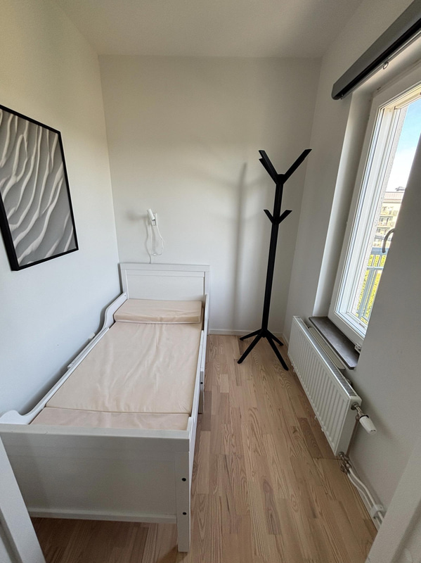 Contents of a fully furnished three-room apartment - see all photos for complete contents