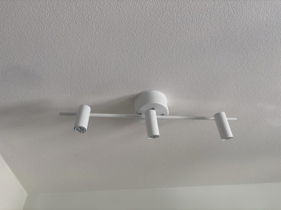 Contents of a fully furnished four-room apartment - see all images for full contents
