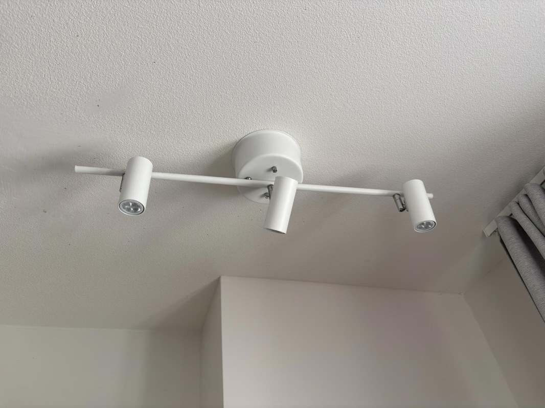 Contents of a fully furnished four-room apartment - see all images for full contents