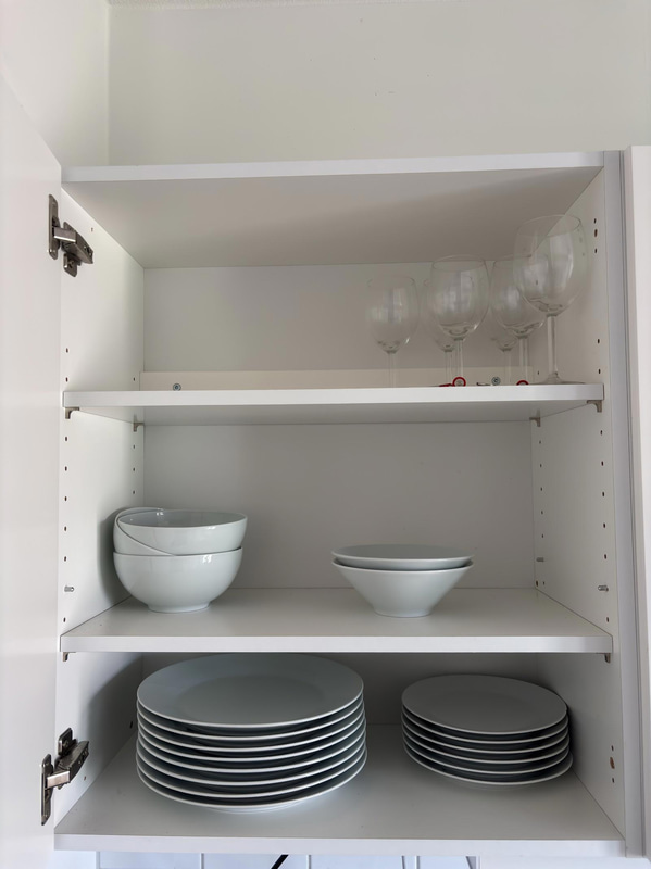 Contents of a fully furnished four-room apartment - see all images for full contents