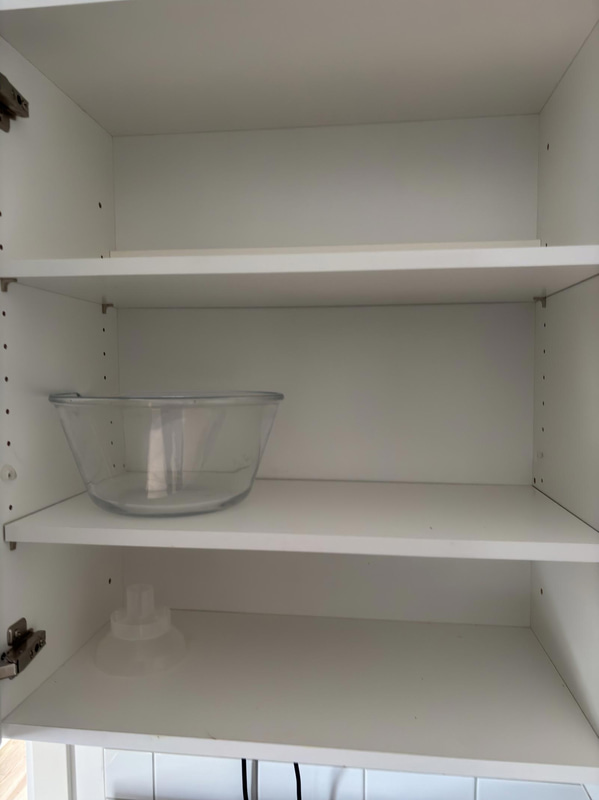 Contents of a fully furnished three-room apartment - see all images for the complete contents