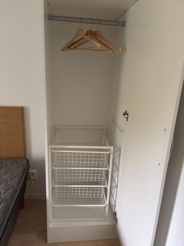 Contents of a fully furnished three-room apartment - see all images for the complete contents