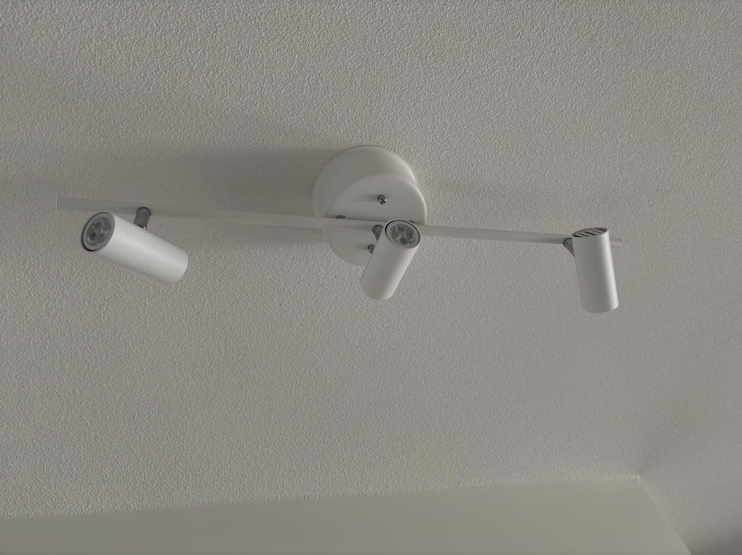 Contents of a fully furnished three-room apartment - see all photos for the full contents