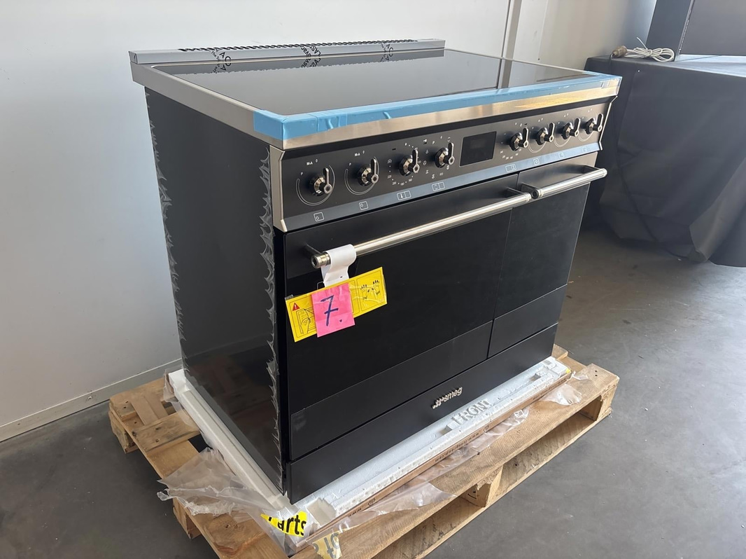 Smeg Induction Range 90x60 cm, Matte Black, Classic, C92IPMB2