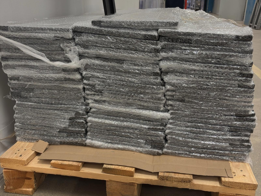 (NEW) Lot of 70 doors for lockers, 300 mm
