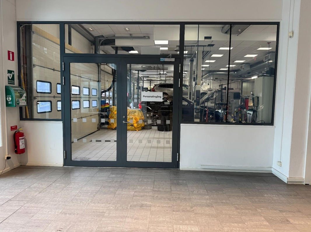 Glazed sections, 12 panes + double door