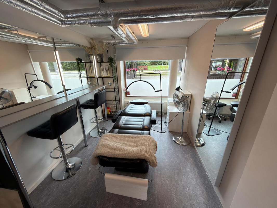 Treatment room with treatment chair, etc.