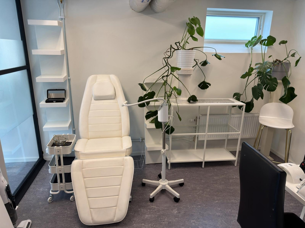 Teeth whitening equipment, treatment chair, etc.