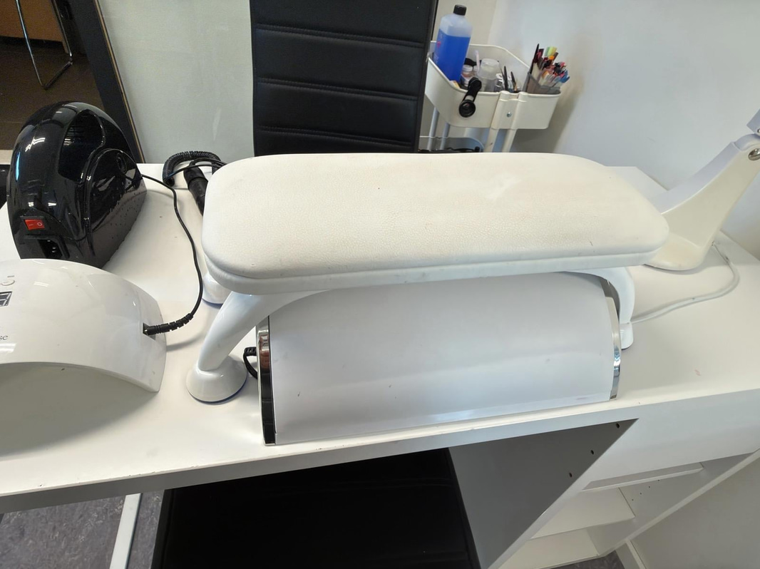 Nagelstation, AC, vägg-tv m.m.
