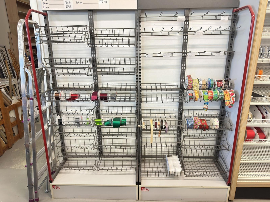 Parti med diverse sytillbehör - se alla bilder för innehåll