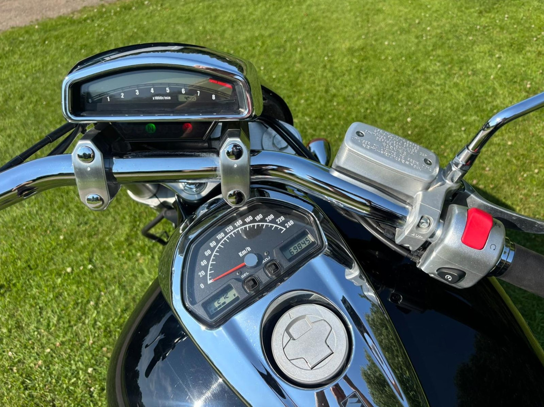 Suzuki M1800R -2006