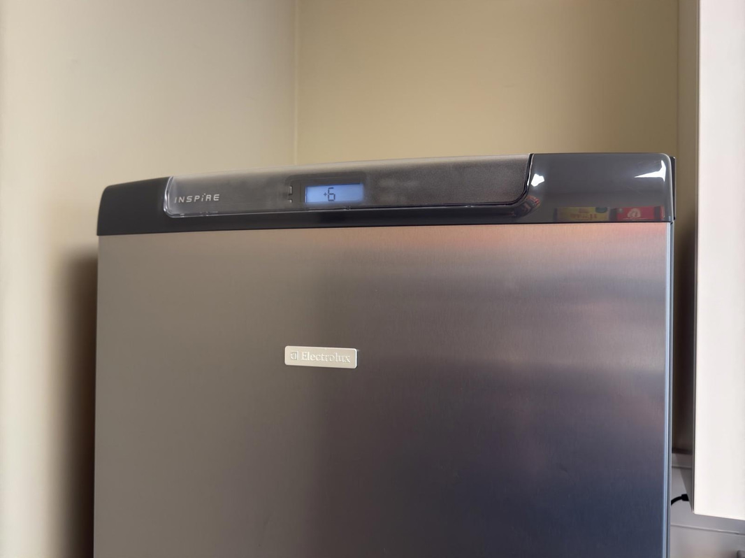 Kylskåp Electrolux ERE38403X