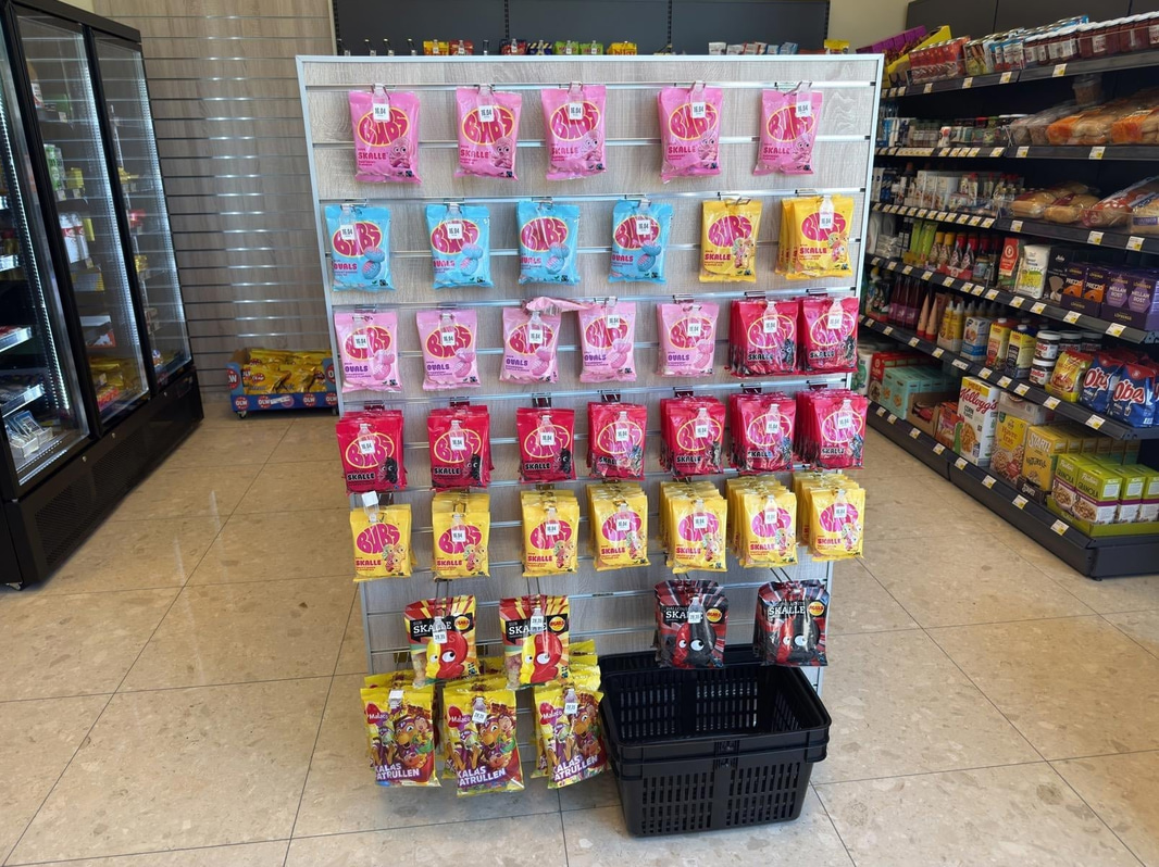 Store fixtures