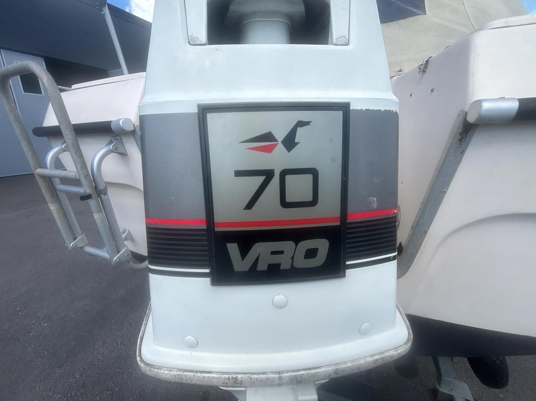 Motorbåt Ryds 530DC med Johnson 70 hk 2-takt. Längd: 5.3 m. -1988