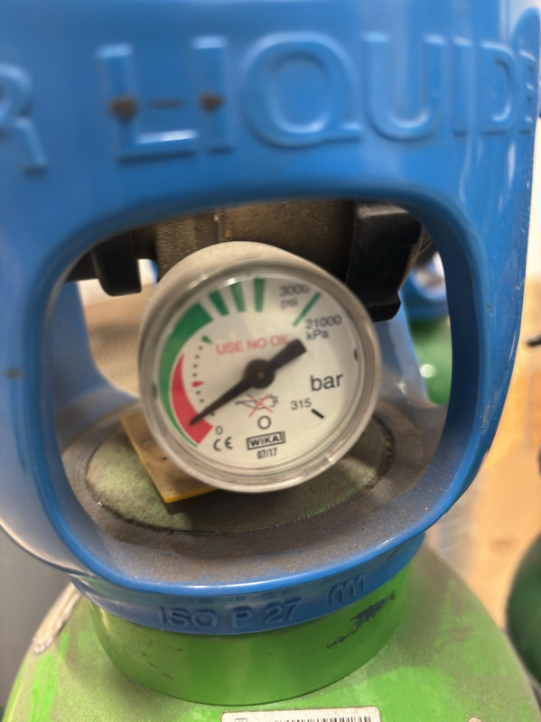 Gas cylinder