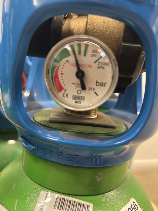 Gas cylinder