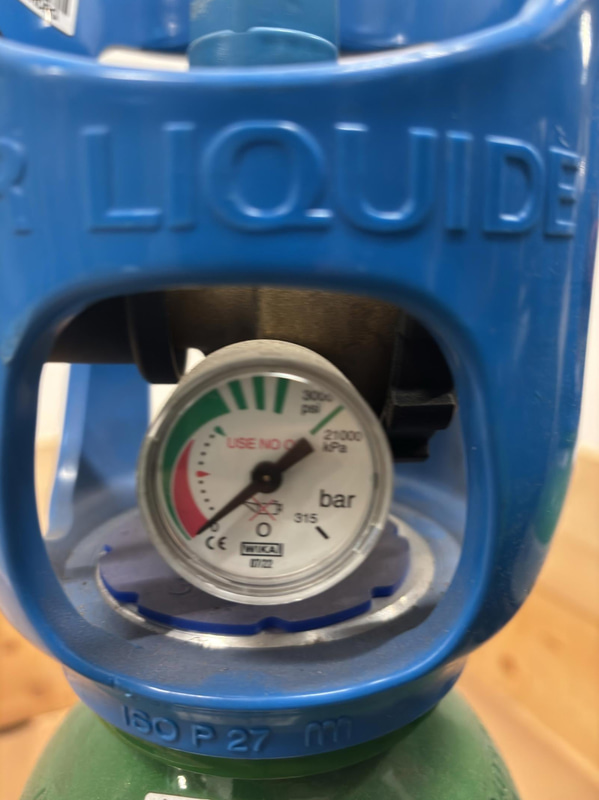 Gas cylinder