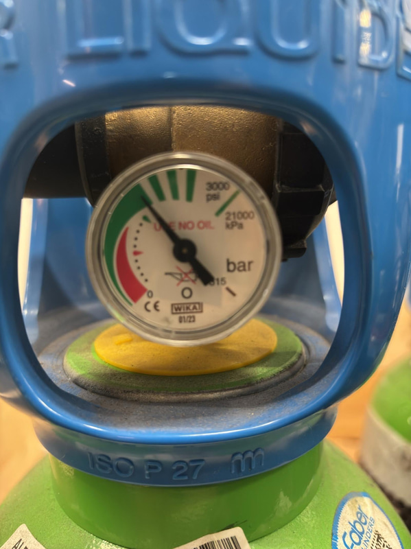 Gas cylinder