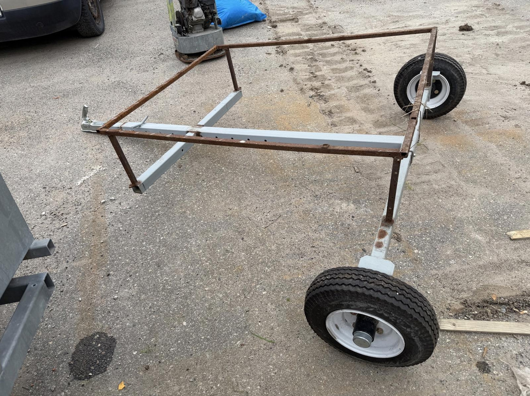 Homemade trailer for 1,000-litre IBC tank