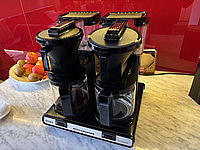 Dubbel Moccamaster kaffebryggare samt diverse köksutensilier