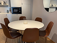 1 st rund bord IKEA med fot 120 cm diametern