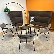 Loungegrupp designsoffa samt fåtölj med höga ryggar