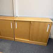 2 st. Kontorsskåp i trä, låsbar