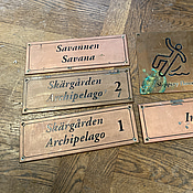 Skyltar i mässing