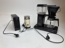 Kaffebryggare Moccamaster + Nespresso Essenza Mini inkl. Mjölkskummare Nespresso