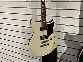 Gitarr Yamaha RSS20 Vintage White - Ordpris 9 298:-