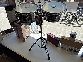 Meinl Headliner Bongotrummor på stativ